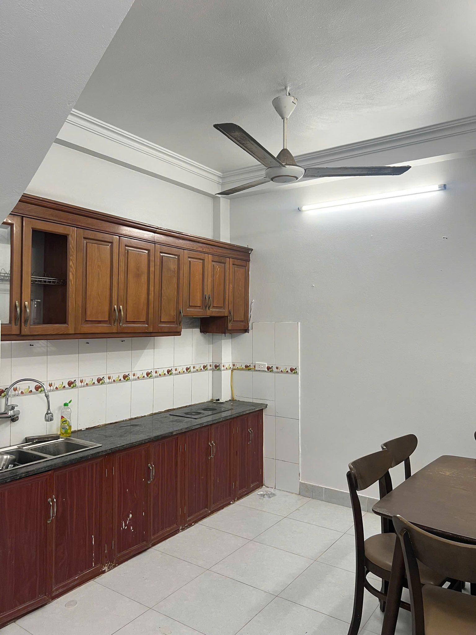 Cho thuê nhà Lương Khánh Thiện, 4 tầng x 30m2, 4 ngủ, Full đồ, 12 Triệu vào ngay - Ảnh chính
